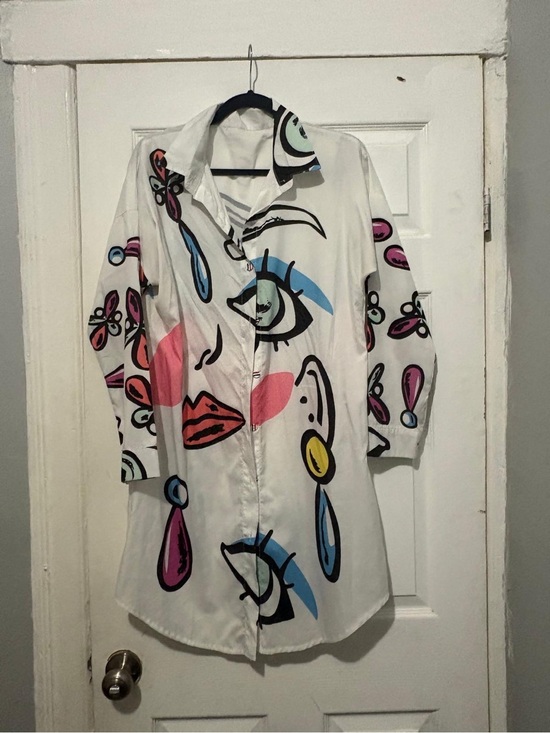 None Dresses & Skirts - White Graphic Long Sleeve Shirt Dress with Abstract Face Print